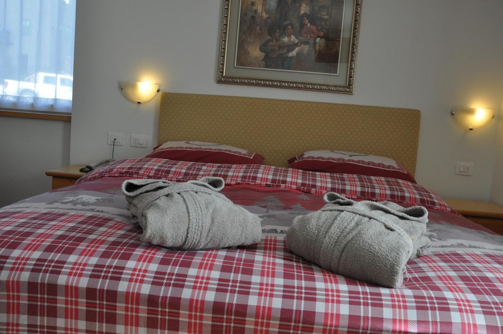 Alpenlife Hotel Someda Моэна Экстерьер фото
